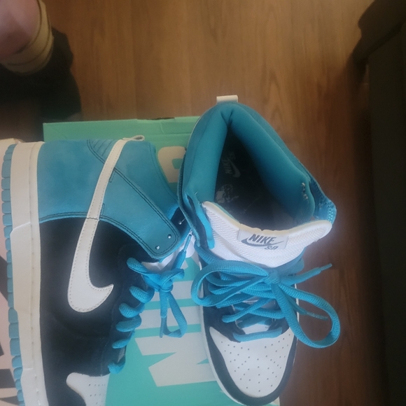 Size 10.5 Send Help Nike High Dunk SB Shoes - Picture 4 of 5